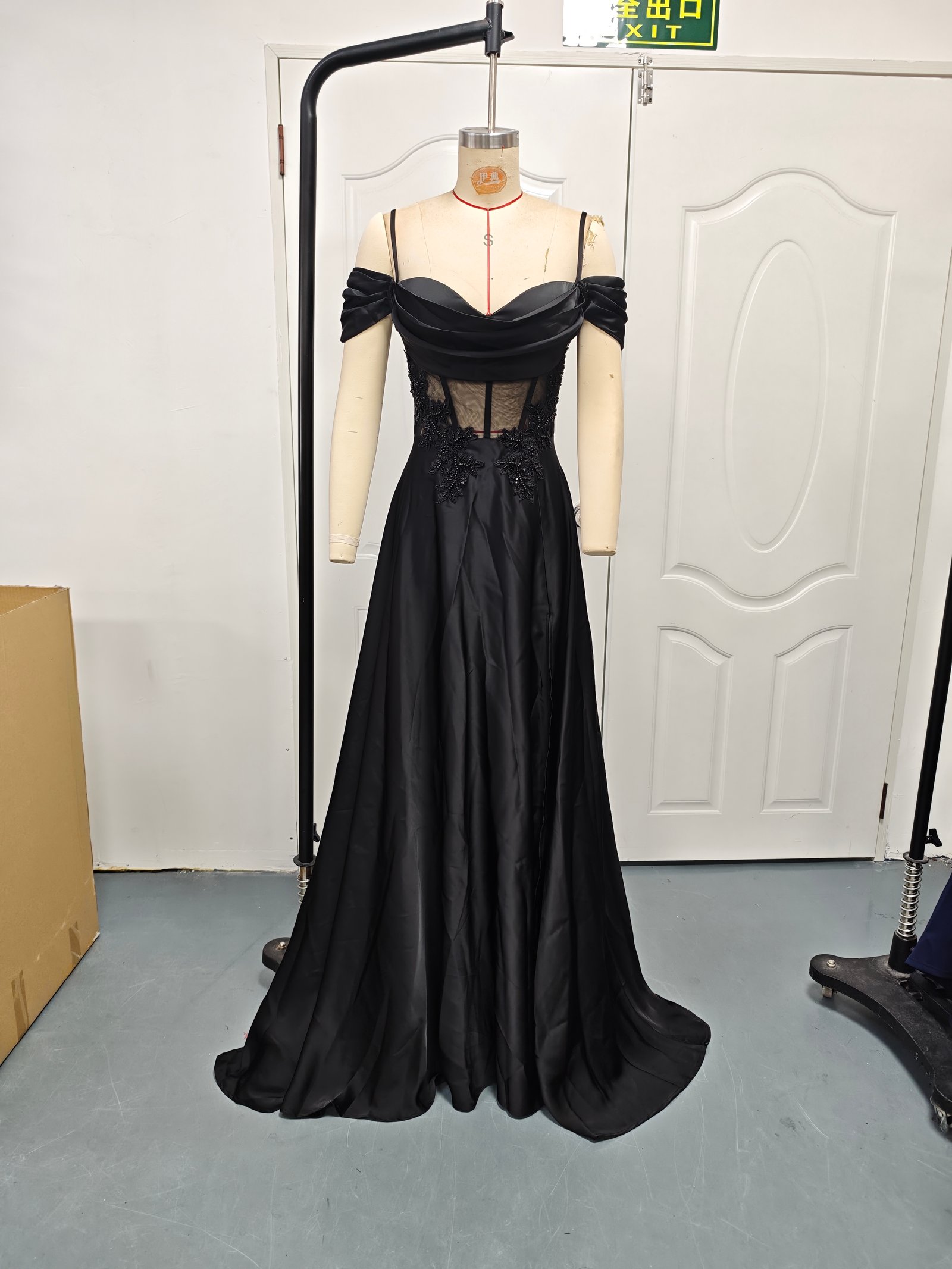 Light Luxury Sheer Lace Satin Evening Dress Off-Shoulder Strap Wedding Dinner Long Dress