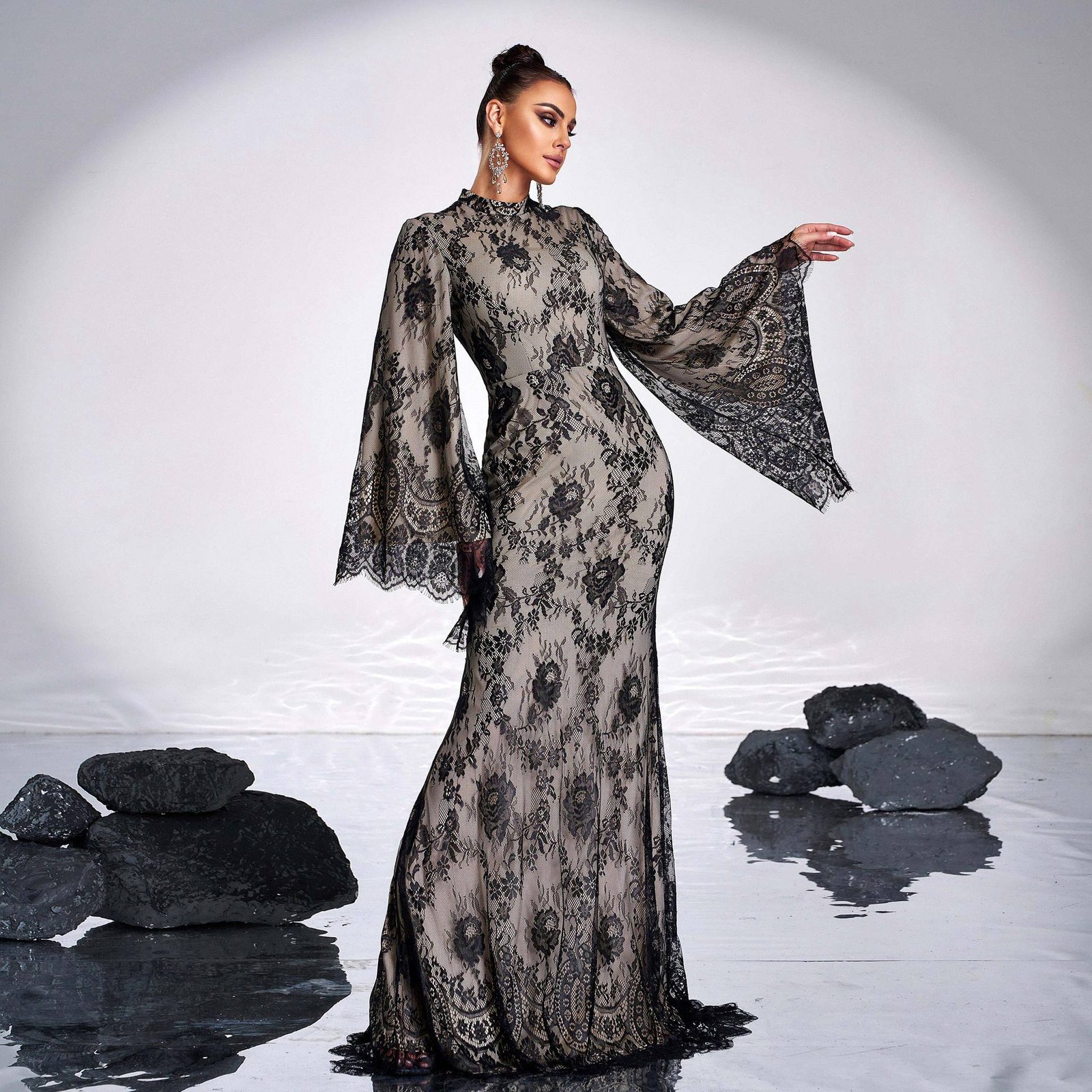 Long Sleeve Round Neck Sexy Lace Banquet Dress