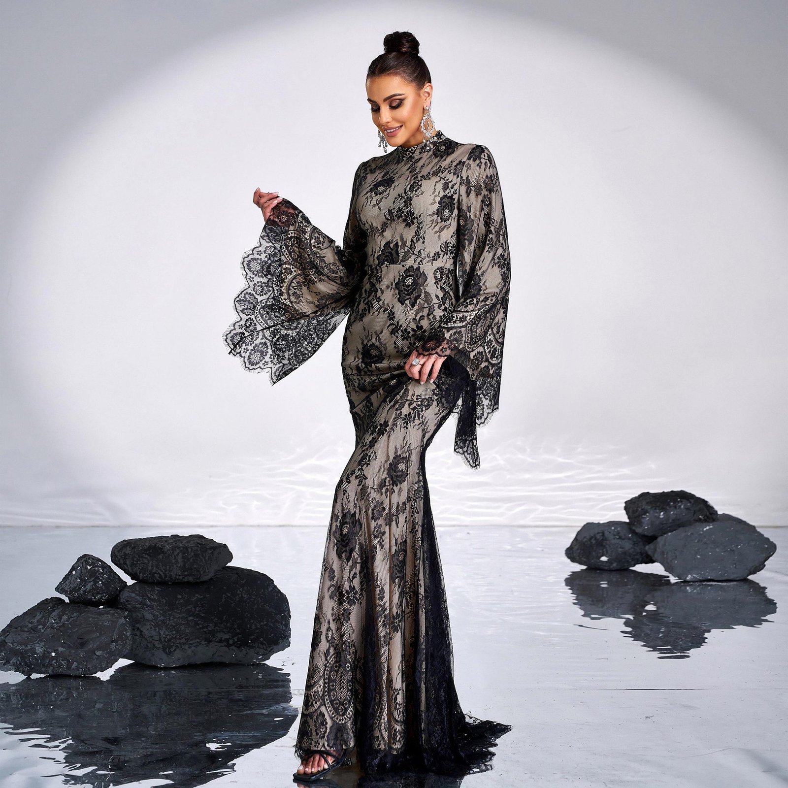 Long Sleeve Round Neck Sexy Lace Banquet Dress