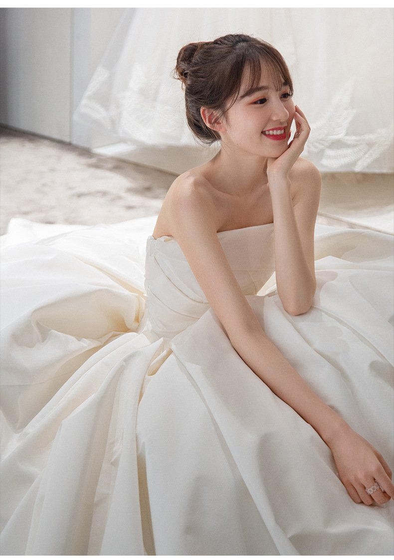 Women's Satin Tube Top Simple Elegant French Style Large Tail Elegant Wedding Dress