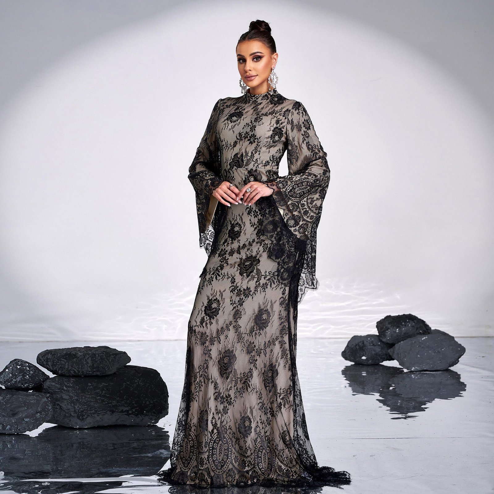 Long Sleeve Round Neck Sexy Lace Banquet Dress