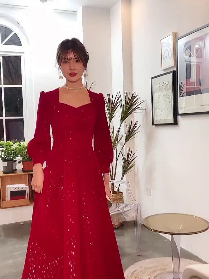 Evening Gown For Banquetselegant And Sophisticated