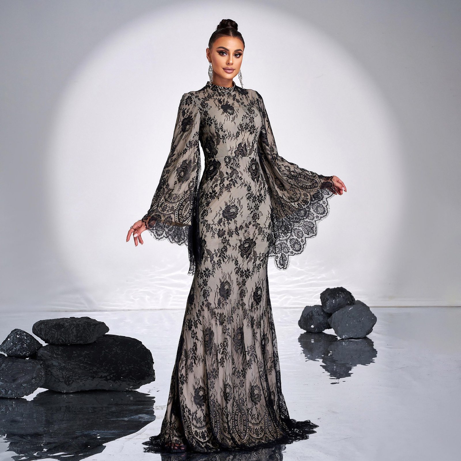 Long Sleeve Round Neck Sexy Lace Banquet Dress