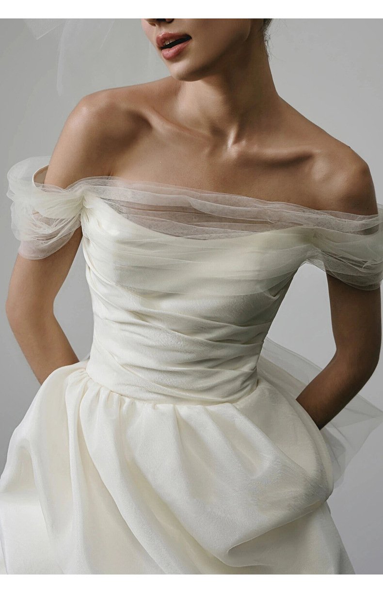 Off-shoulder Light Wedding Dress White Short