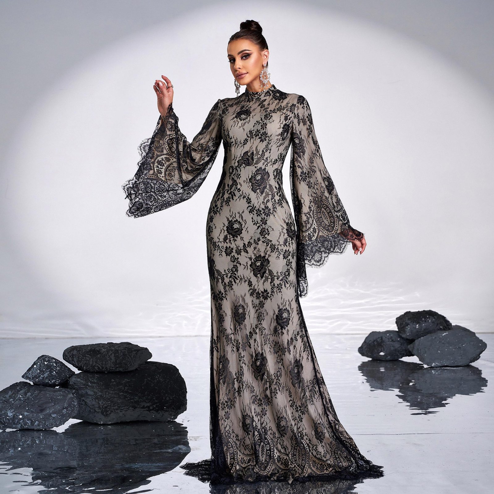 Long Sleeve Round Neck Sexy Lace Banquet Dress